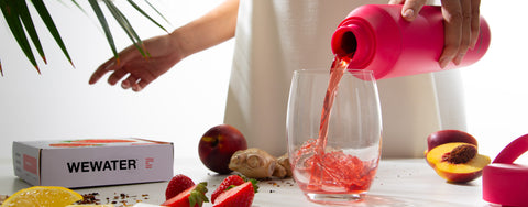 Preparare un infuso freddo è facile e veloce con la borraccia con infusore wewater! Scopri tutti i suoi benefici